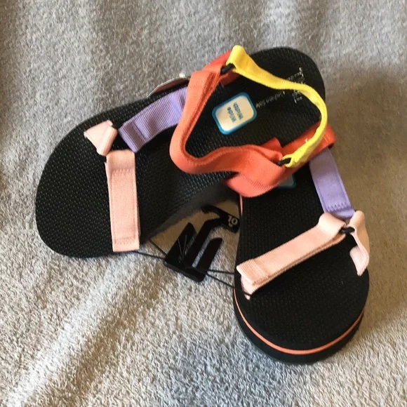 BNOB Time andTru wide width Multi Color Velcro strap sandals cushion sole - Picture 4 of 6